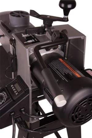 closer view of Supermax Tools 16-32 engine